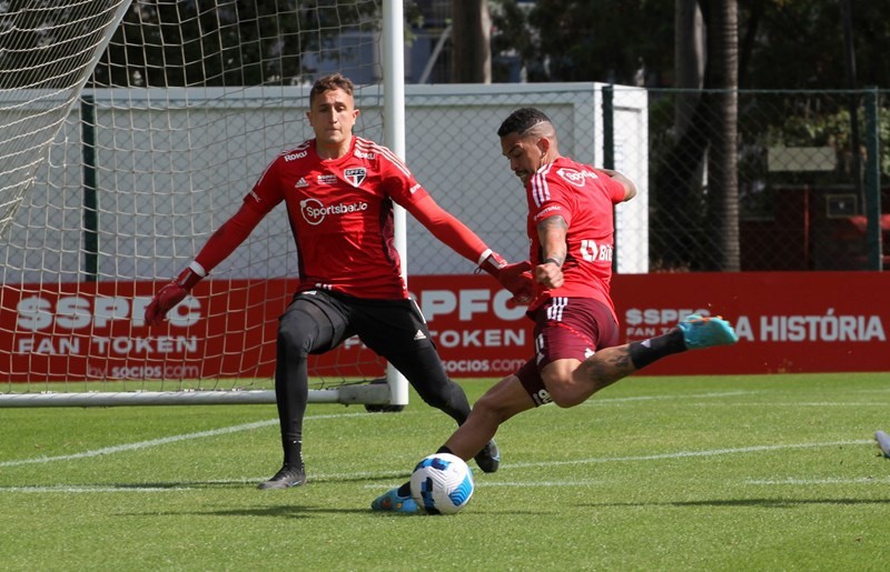 Jogadores do São Paulo treinaram nesta quarta-feira (6)