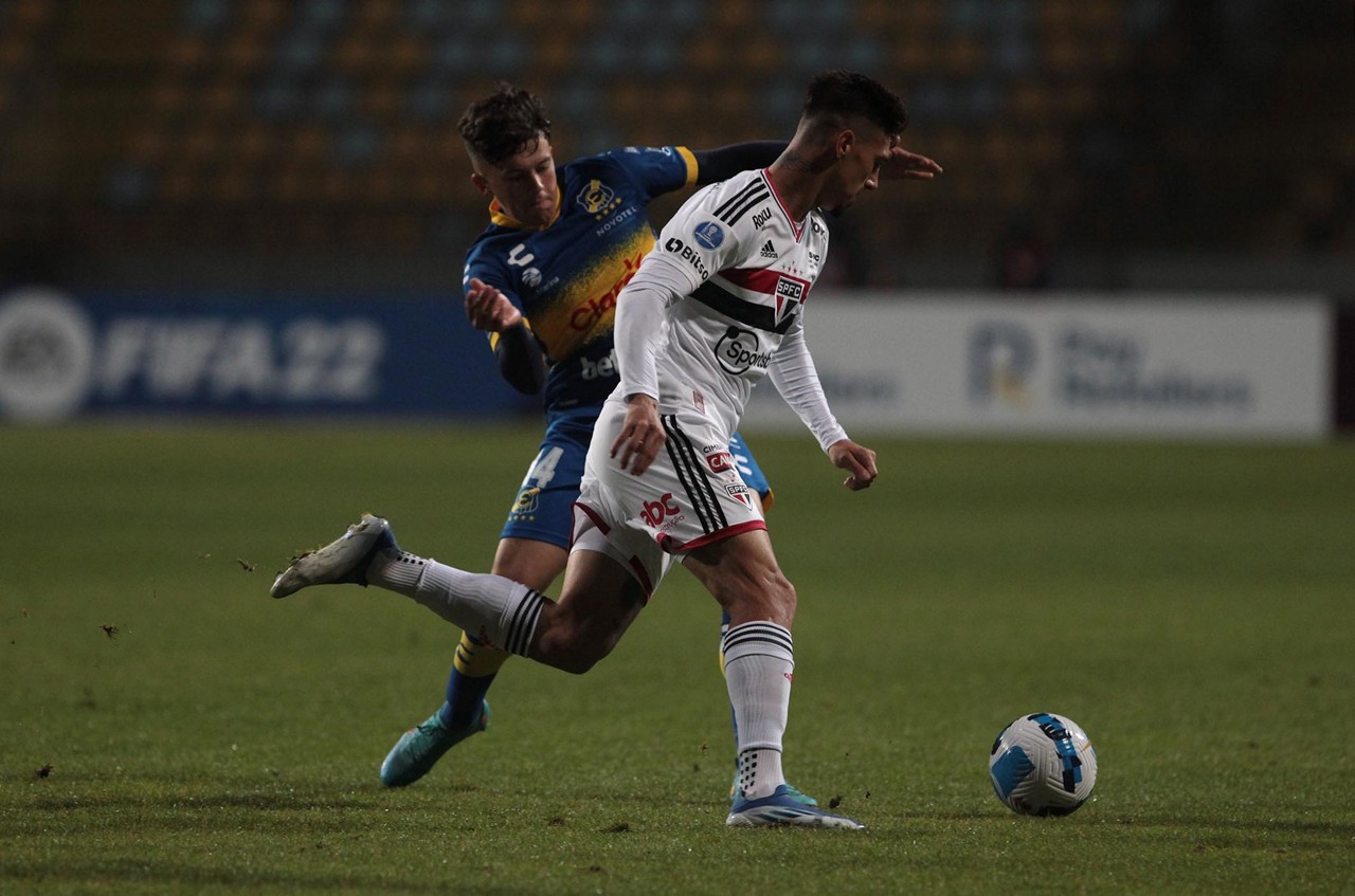 São Paulo empata no Chile