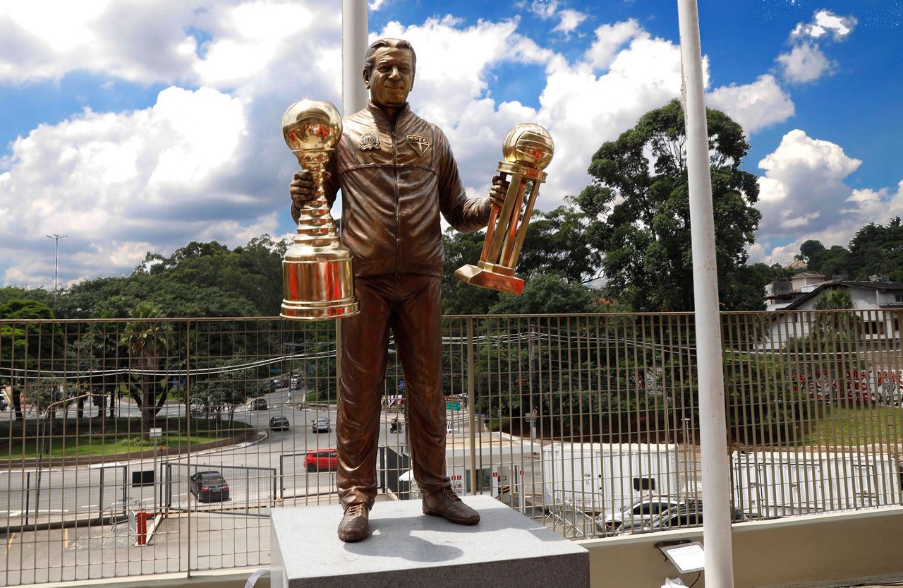 Estátua de Telê Santana, inaugurada pelo São Paulo