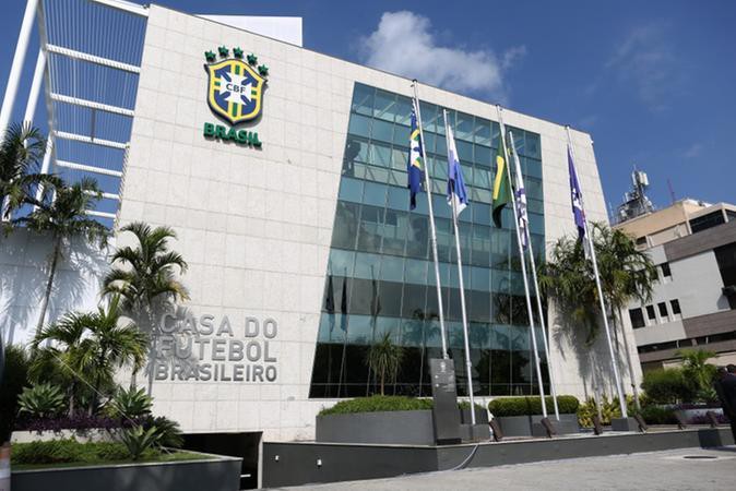 Sede da CBF no Rio de Janeiro; presidente da entidade, Edinaldo Rodrigues ainda não bateu o martelo sobre o novo treinador da seleção