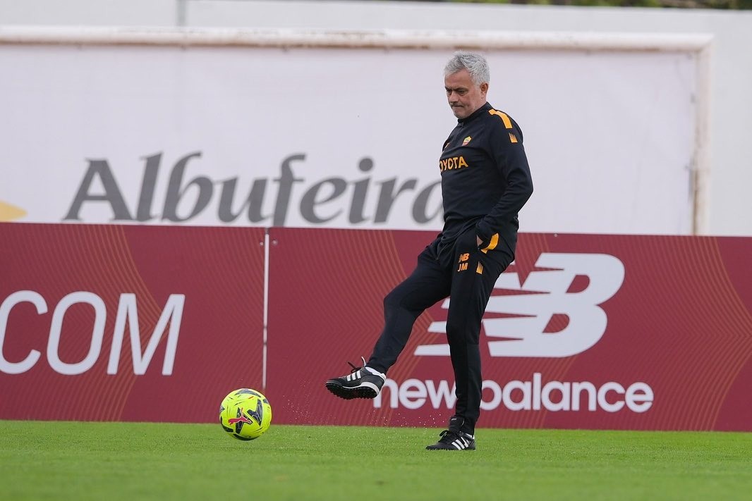 O português José Mourinho é treinador da Roma