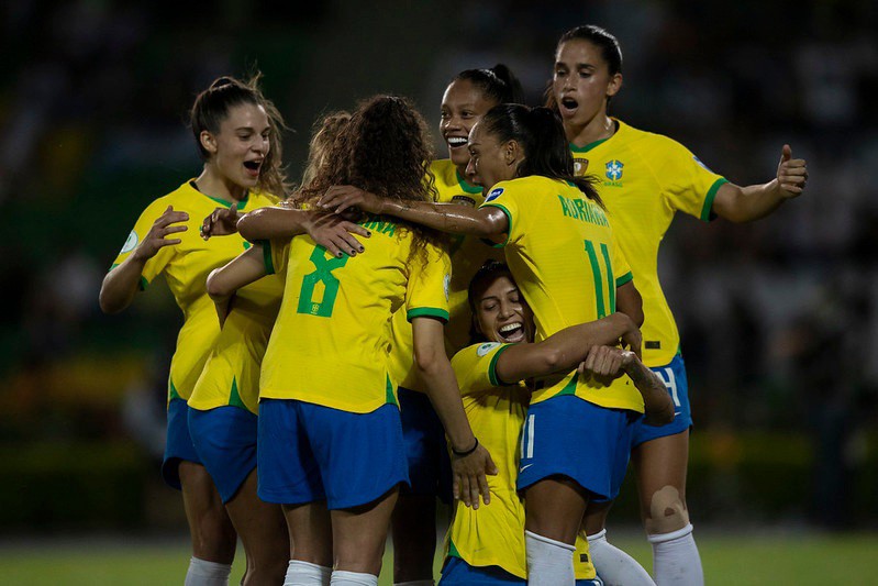 Seleção feminina enfrenta o Uruguai nesta terça-feira (12)