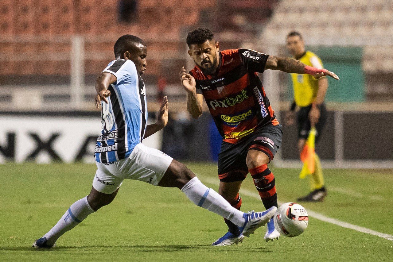 Diego Souza marcou para o Grêmio, e Lucas Nathan para o Ituano
