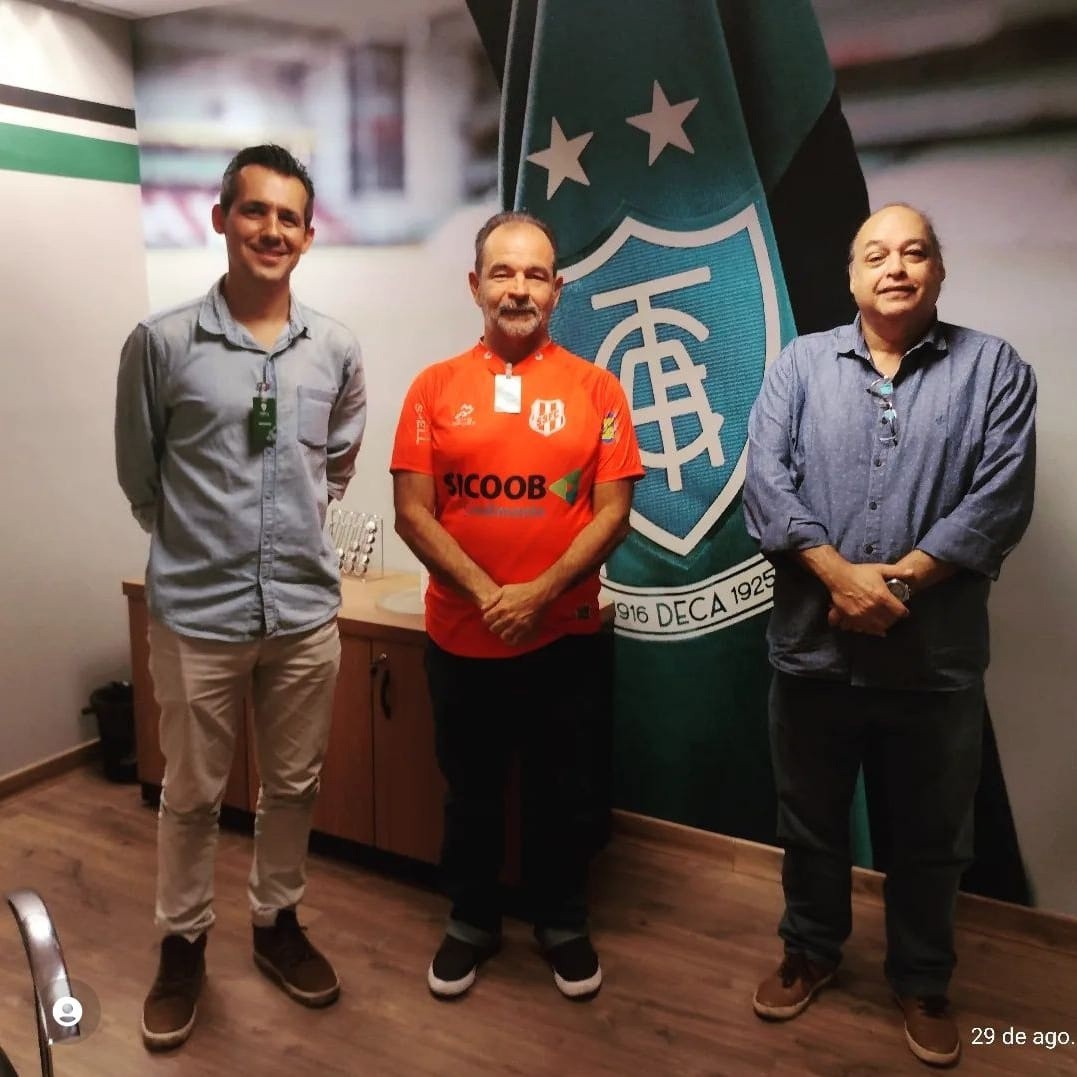 Registro de reunião realizada na sede do América, com o advogado Rodrigo Fonseca, Fabiano Rosa Campos (presidente do Sete) e Ricardo Afonso Raso (vice-presidente do América)