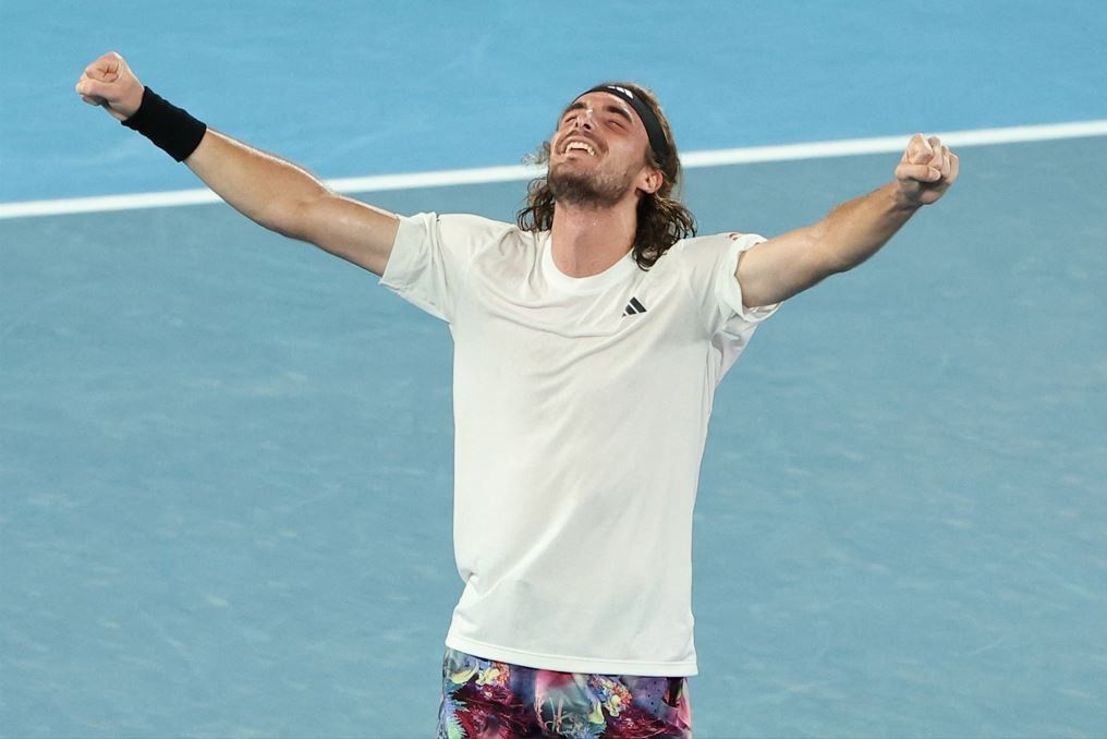 Tenista grego Stefanos Tsitsipas comemora vitória