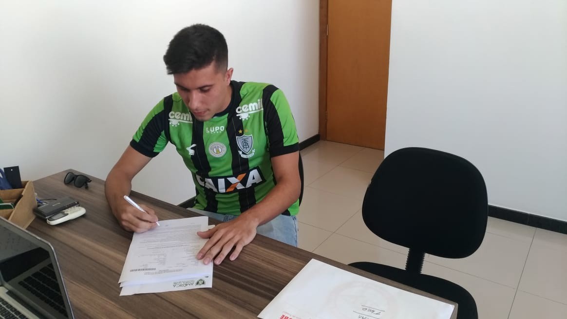 Theo Kruger assinou contrato de empréstimo com o América até janeiro de 2019