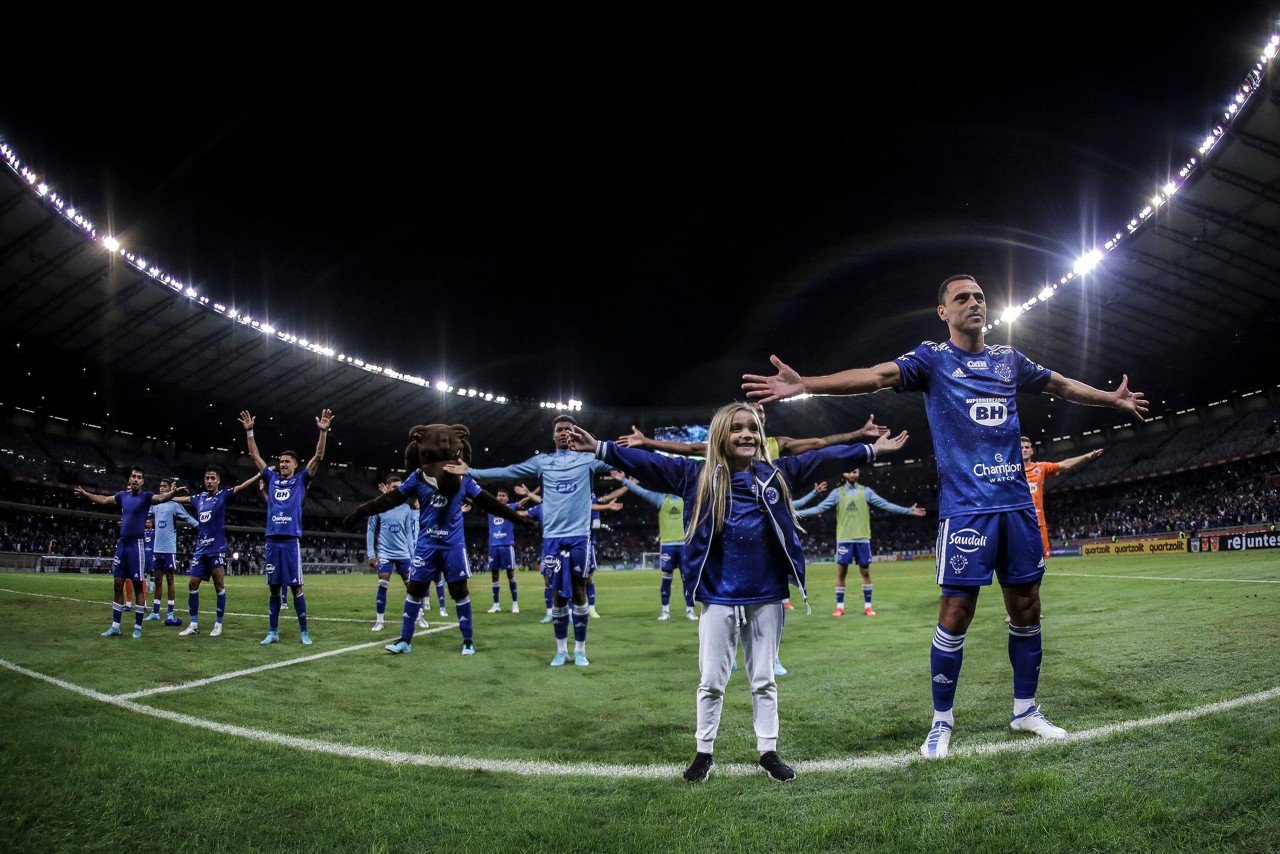 Torcedor do Cruzeiro segue fazendo sua parte na busca pela volta à Série A