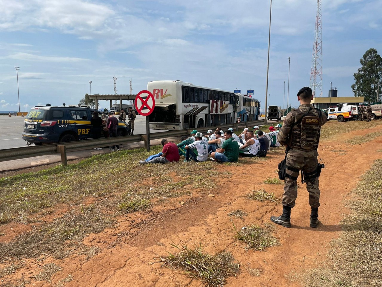 Torcida do Palmeiras na estrada