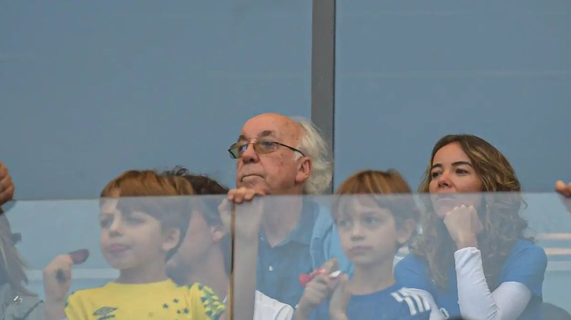 Tostão acompanhou a vitória do Cruzeiro no Mineirão