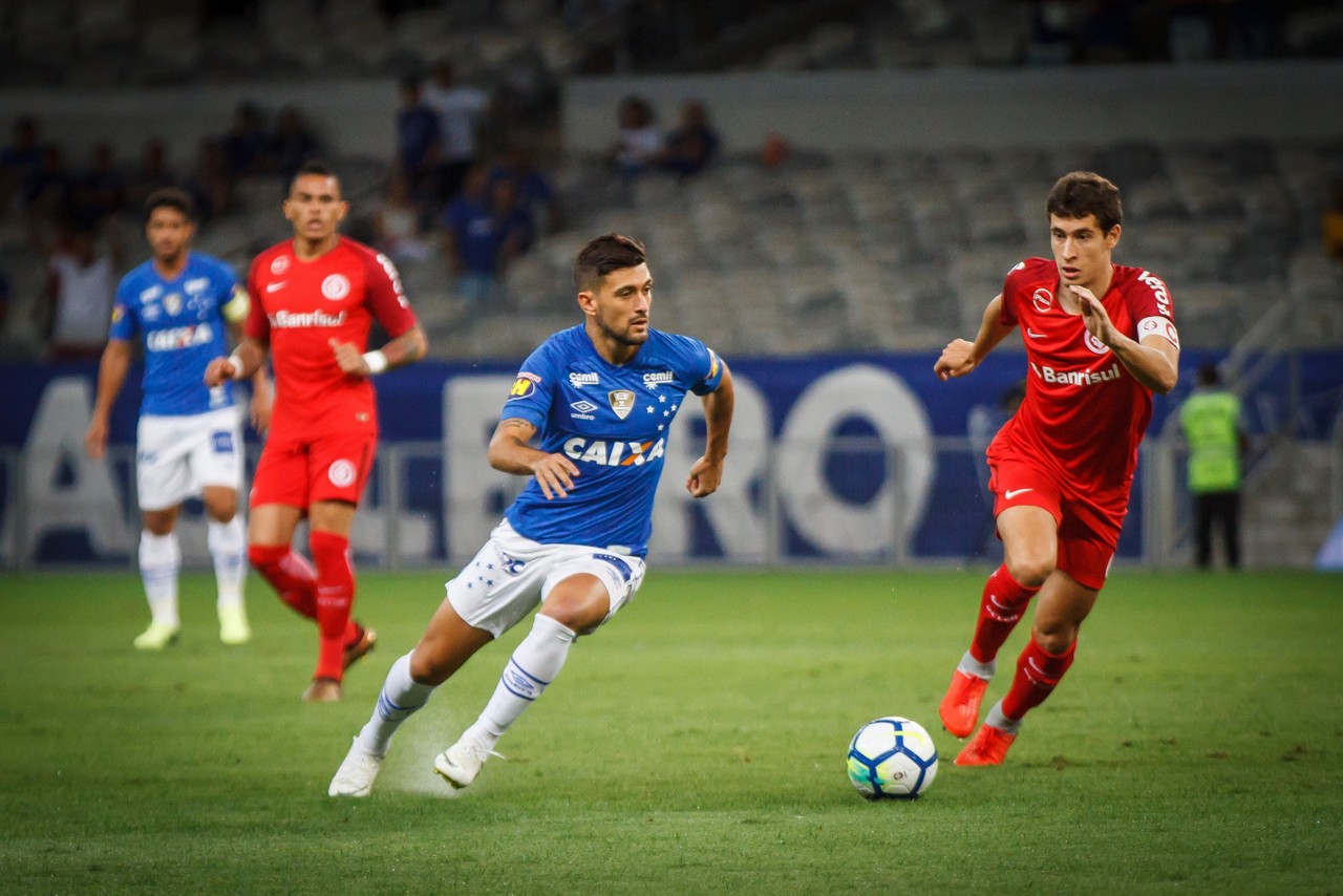Uruguai não libera Arrascaeta, que vai perder finais da Copa BR