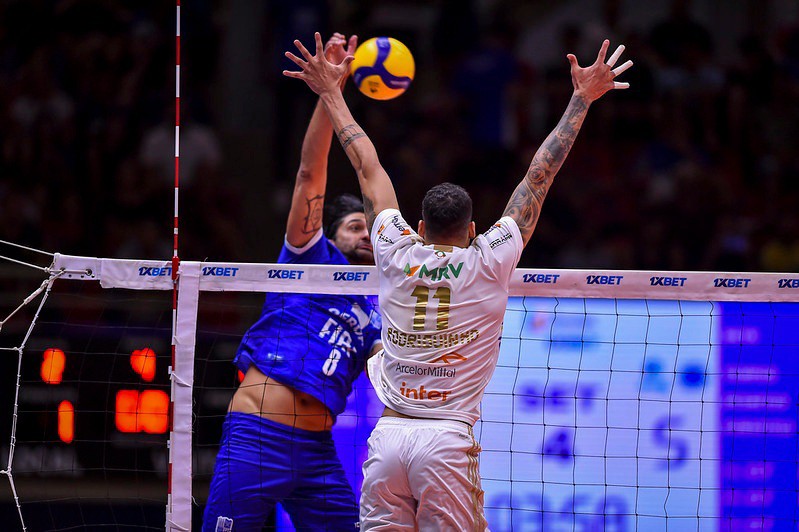 Vissotto deu muito trabalho para defesa do Sada Cruzeiro no jogo 2 da final da Superliga