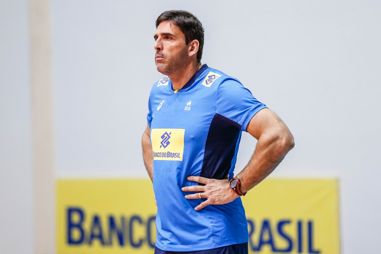 Giovane Gávio conhece bem o jovem elenco que tem em mãos