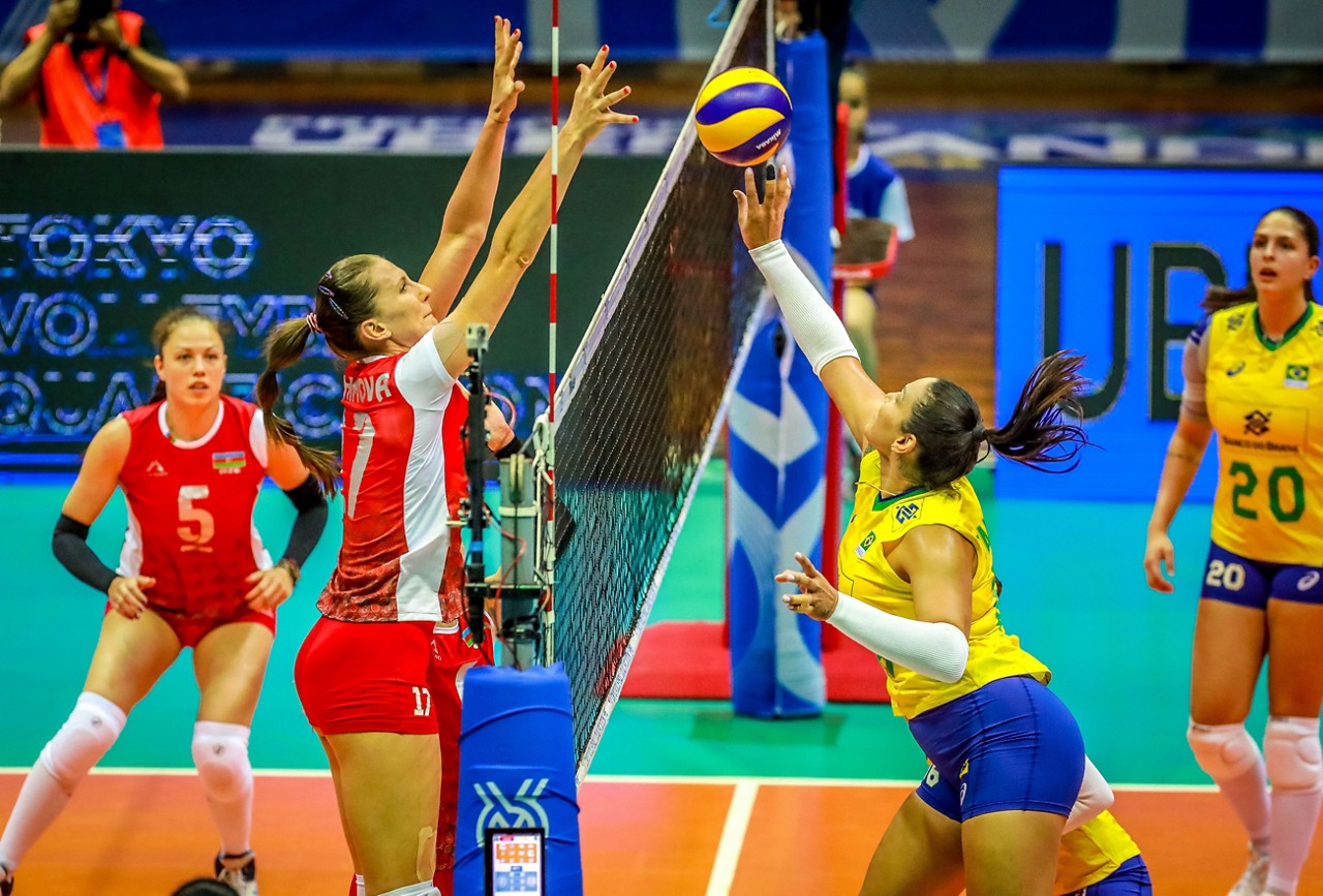 Brasil encontrou, no segundo dia de disputa, dificuldade bem maior diante de equipe do leste europeu