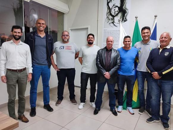 Marlon e Rivaldo foram campeões da Liga Mundial (atual VNL) com a seleção brasileira