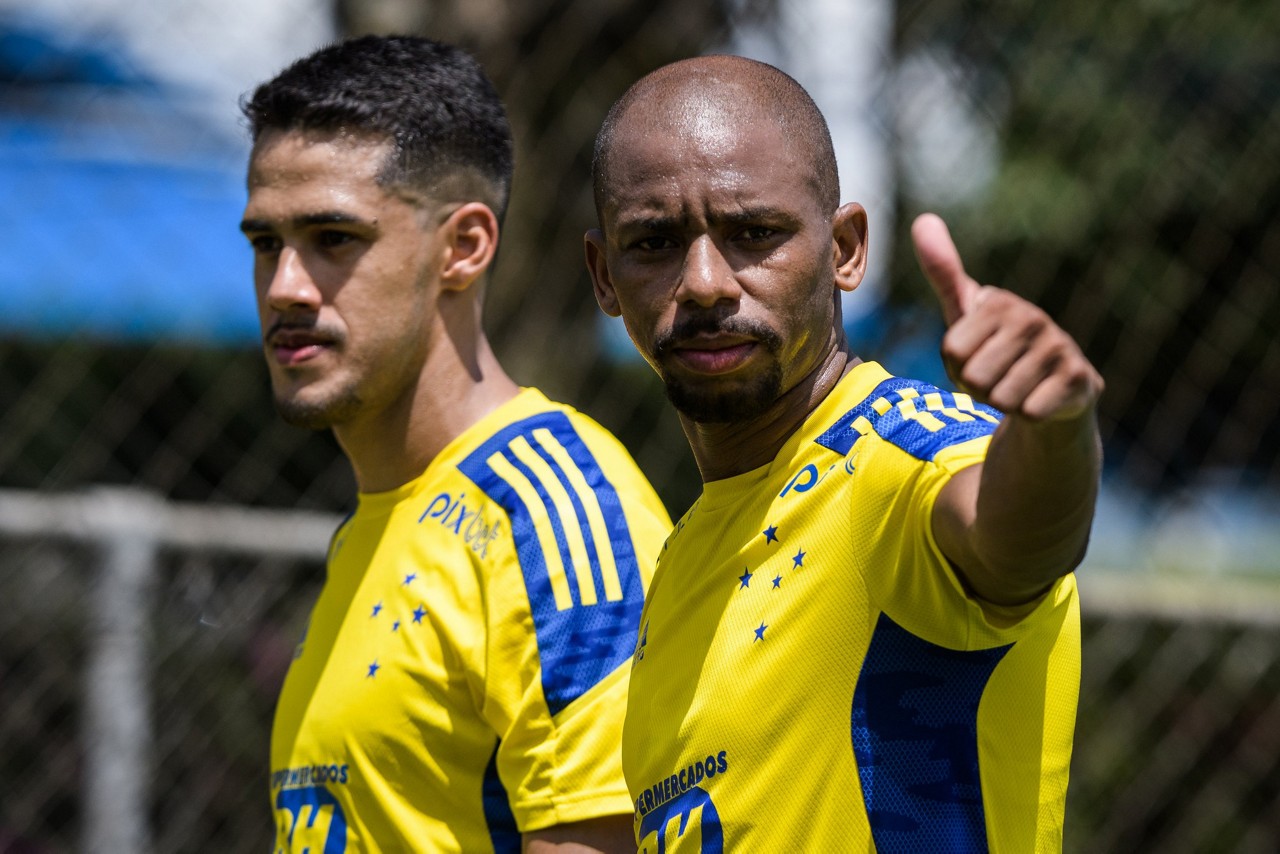 Waguininho vem tentando recuperar espaço no elenco comandado pelo técnico Paulo Pezzolano