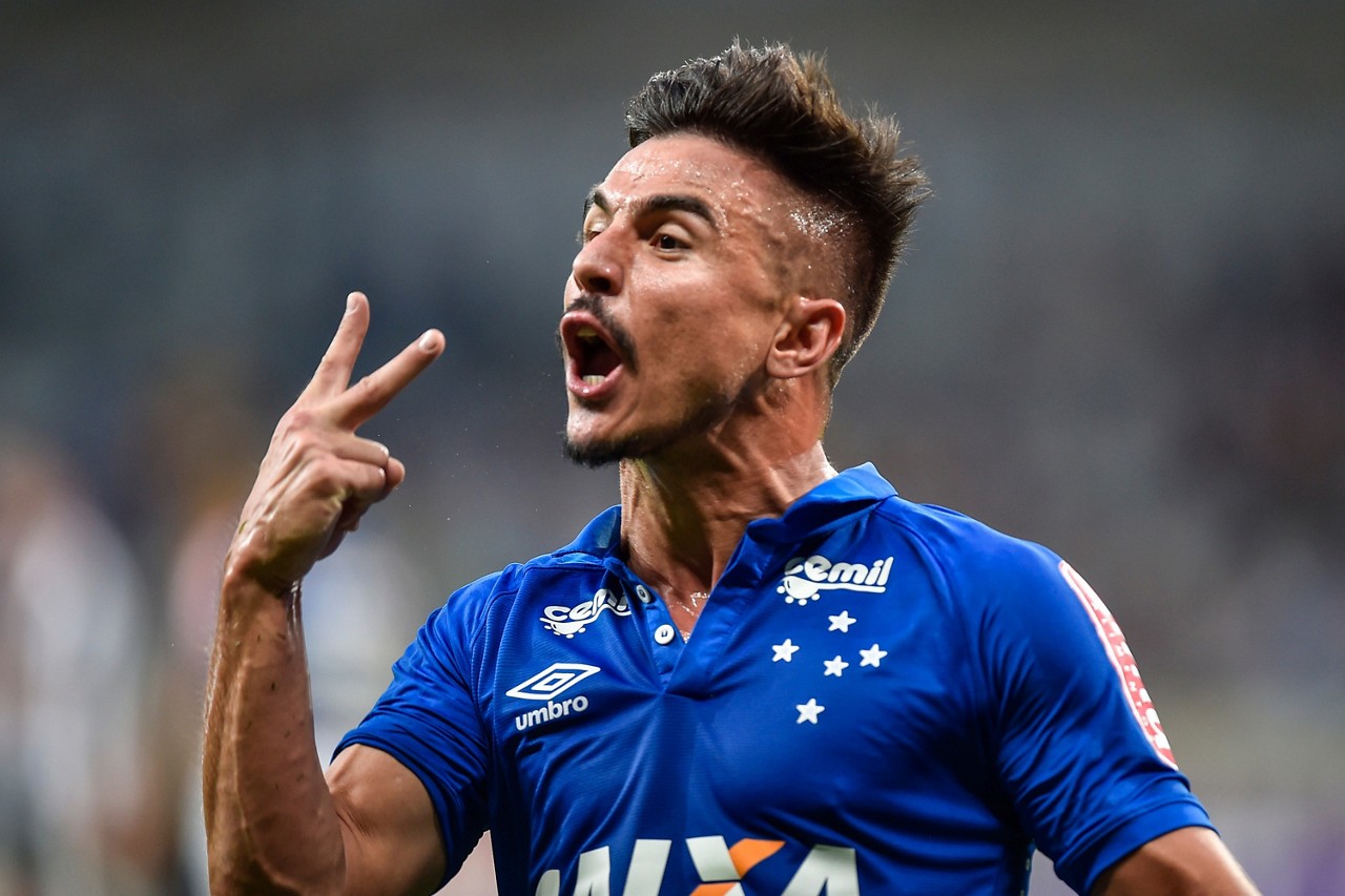 Willian comandará o ataque do Cruzeiro contra o São Paulo, substituindo Ramón Ábila, na próxima quinta-feira, no Morumbi 
