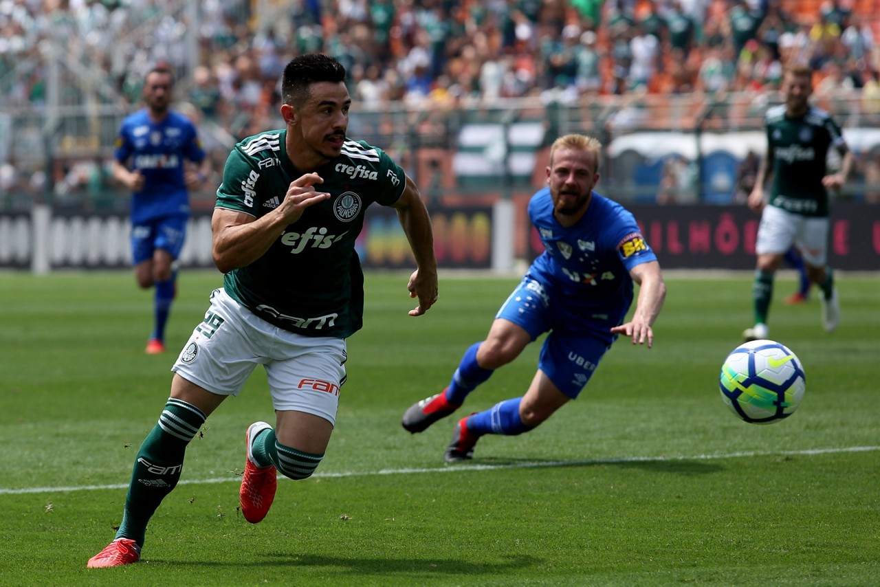 Willian incomodou defesa cruzeirense no Pacaembu