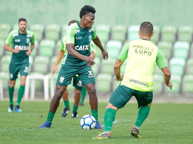 Paulão vai ter uma nova chance no time titular do América para o confronto com o Ceará