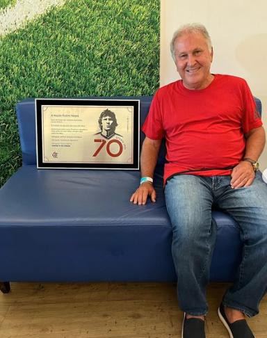 Zico chegou aos 70 anos e recebeu uma placa em homenagem