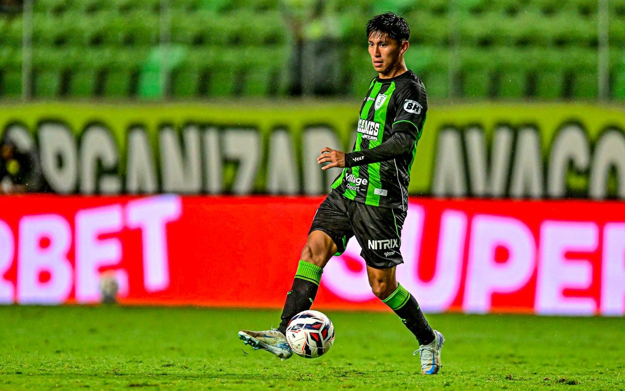 Miguelito está emprestado pelo Santos ao Coelho. Foto: Mourão Panda/América-MG