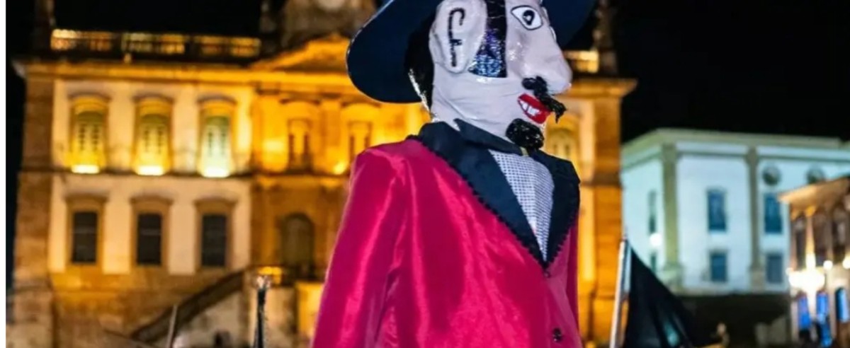 O Zé Pereira atravessa o tempo e continua marcando presença no Carnaval, com bonecos gigantes, tambores e muita animação. 