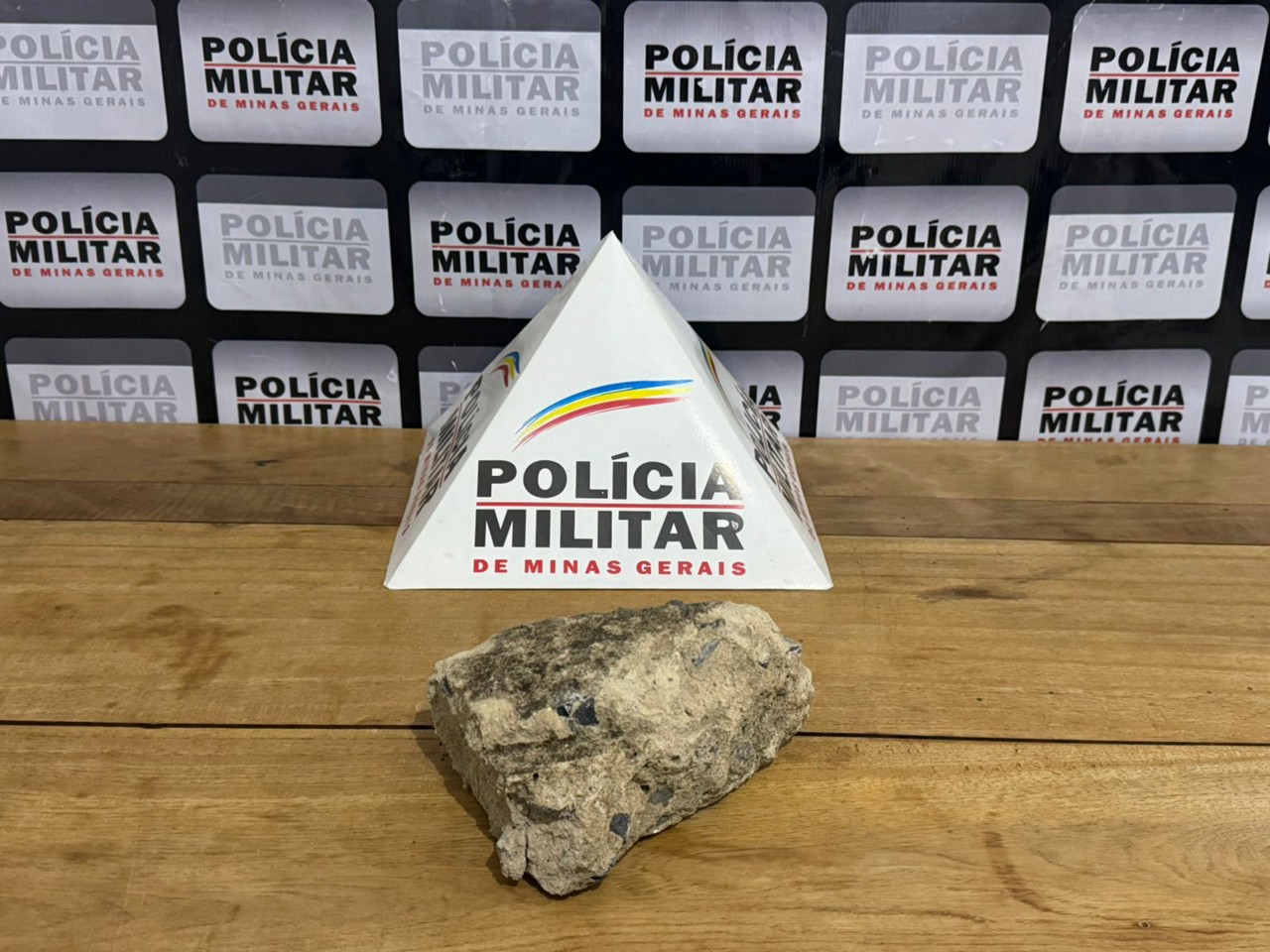 Pedra usada no crime foi apreendida