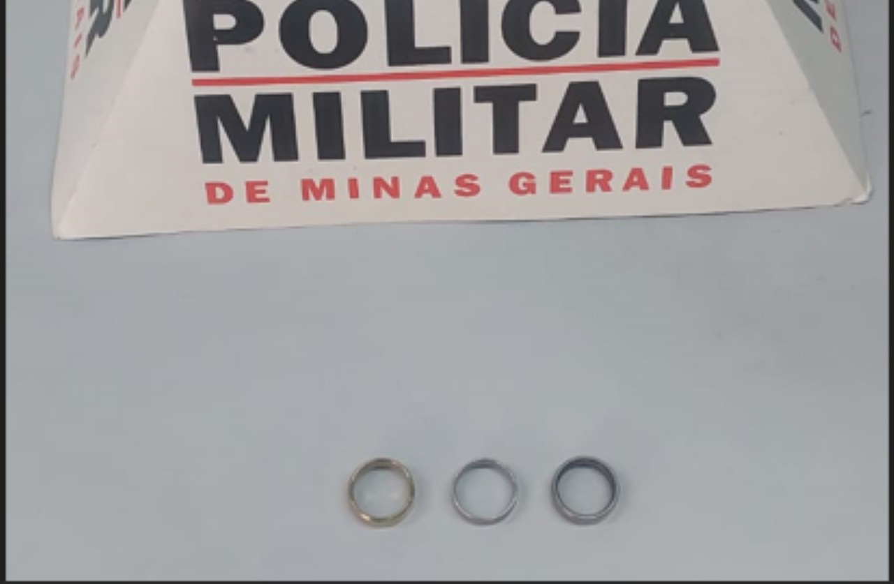 Anéis furtados de idoso foram apreendidos com o suspeito