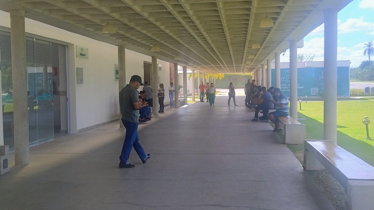 Família se despede da idosa nesta quarta-feira (4).