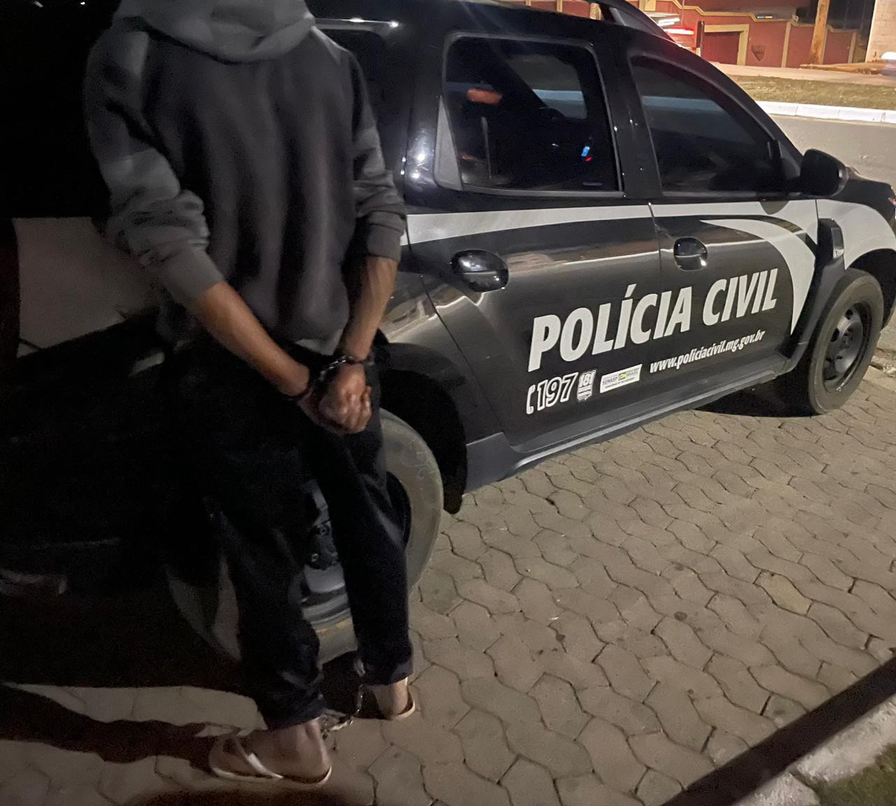 Homem de 42 anos preso após matar a companheir a pauladas