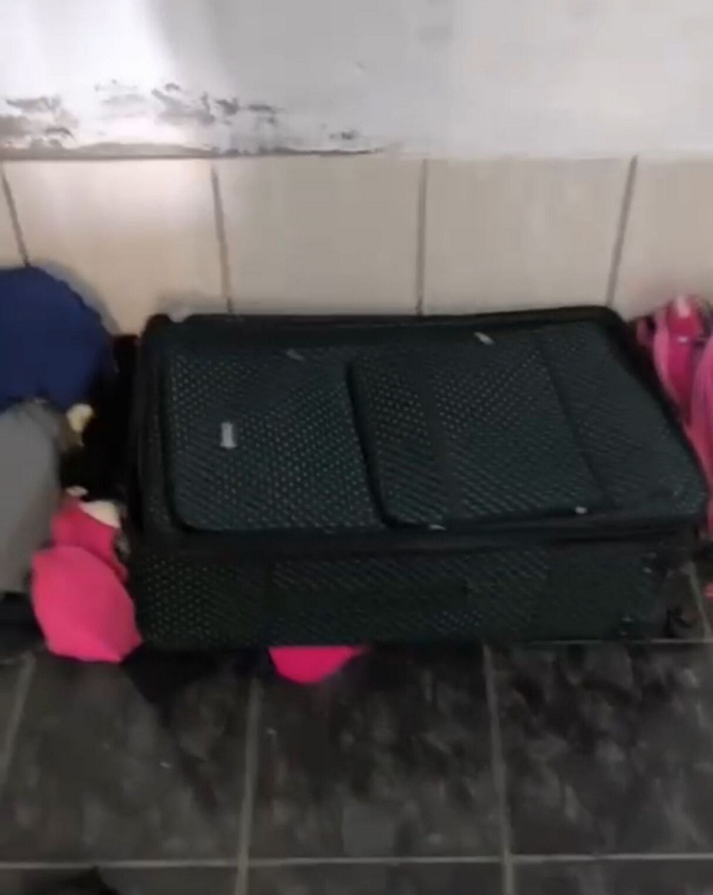 Foragido tentou se esconder em mala