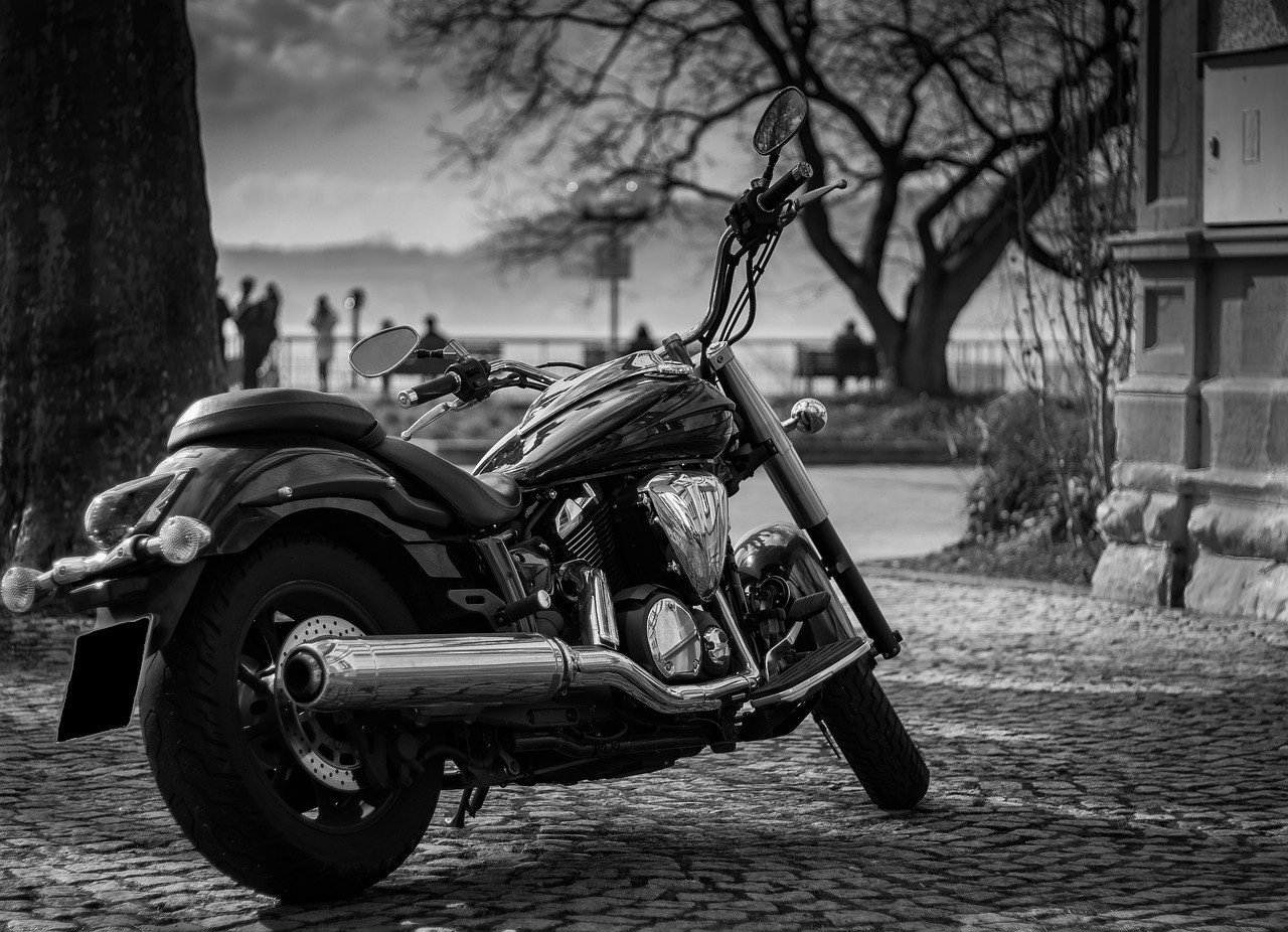 De acordo com o MPMG, o homem se aproveitou que o trabalhador pilotava a moto em uma via pública de rápida circulação