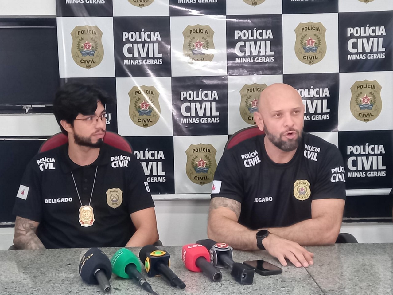 Segundo o Departamento Estadual de Investigação de Crimes Contra o Patrimônio, os bandidos utilizaram drones, rádios comunicadores e ao menos três carretas para executar o roubo