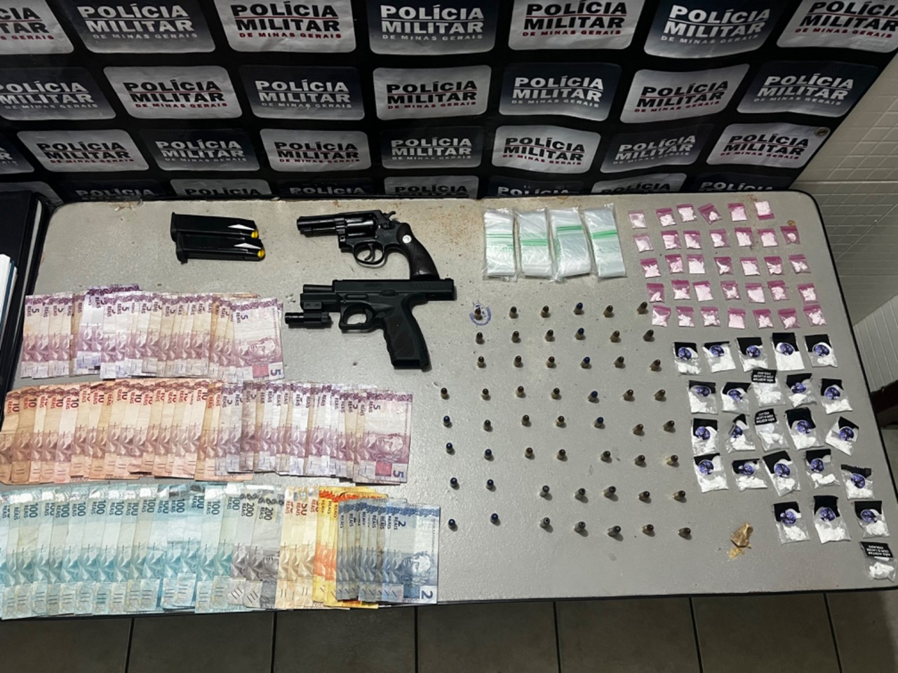 Barbeiro já havia sido denunciado por tráfico de drogas e porte de arma