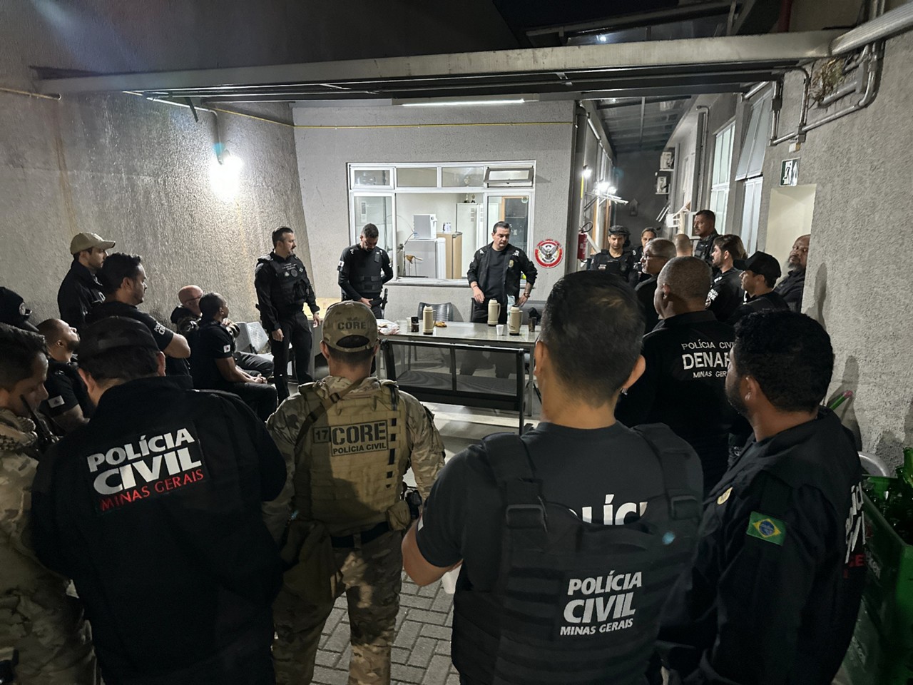 Ação mirou uma organização criminosa envolvida no tráfico de drogas e lavagem de dinheiro, com atuação nos bairros Dom Bosco, Alto dos Pinheiros e Califórnia