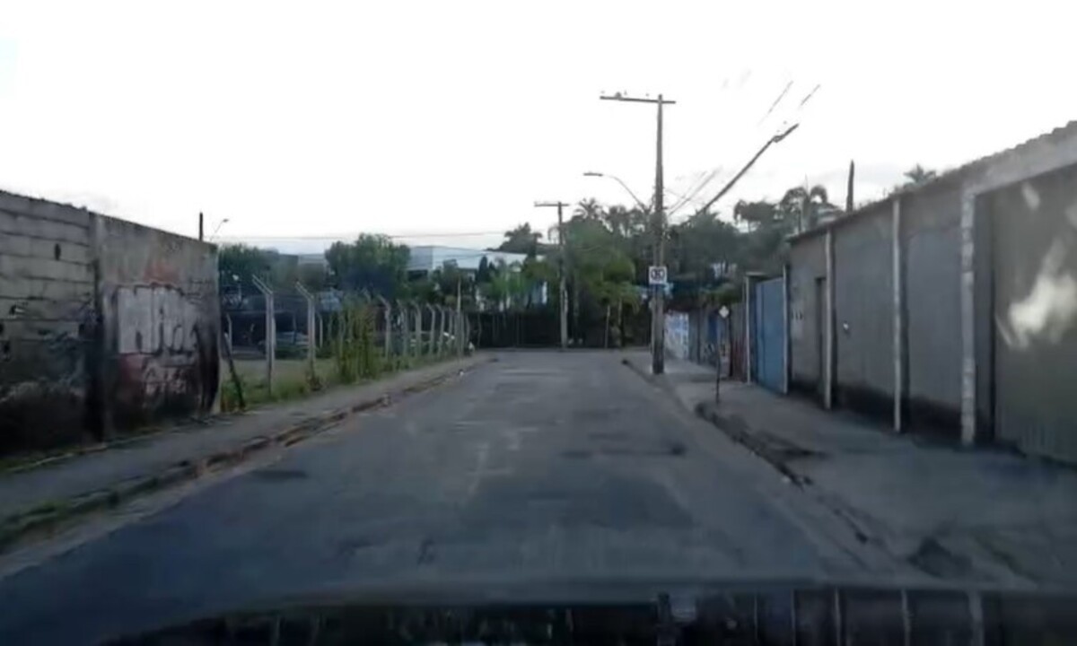 De acordo com o denunciante, o recapiamento da via foi feito de forma irregular.