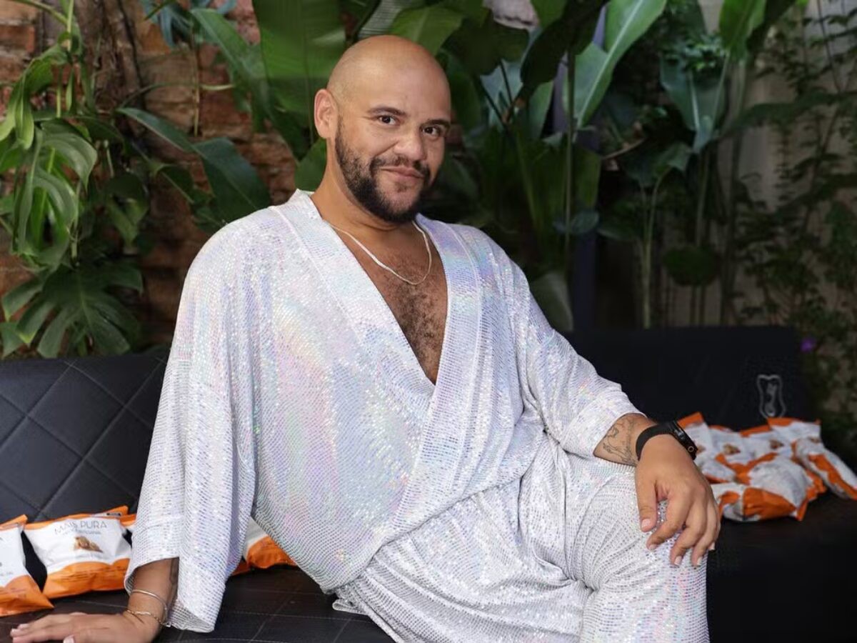 Após perder 53 kg, Gominho planeja cirurgia para retirada de pele: 'Meio gelatina'