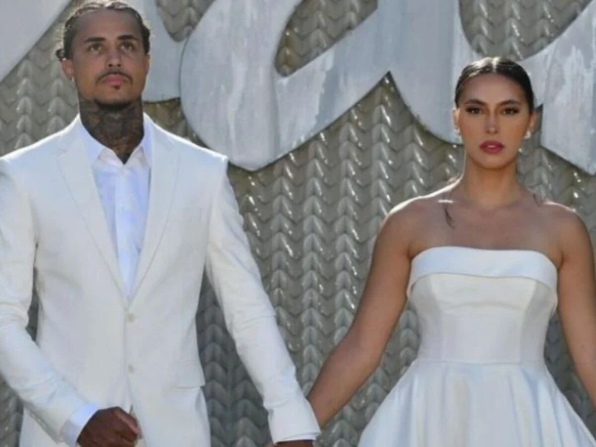 Influenciadora termina casamento com MC Livinho após ganhar carro de luxo