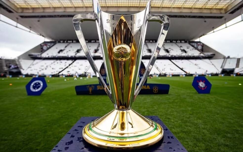 Taça da Supercopa Feminina (Foto: Divulgação/CBF)