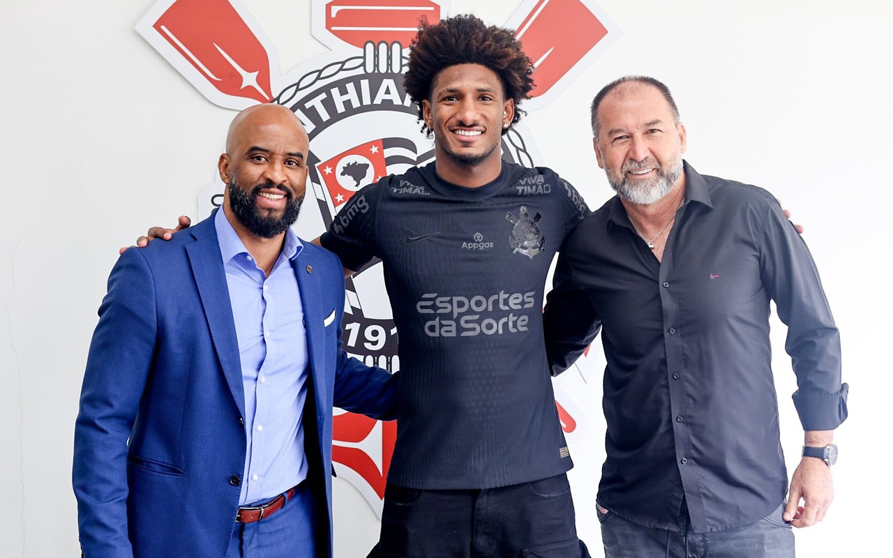 Corinthians anunciou renovação de contrato com Talles Magno (Foto: Rodrigo Gazzanel / Corinthians)