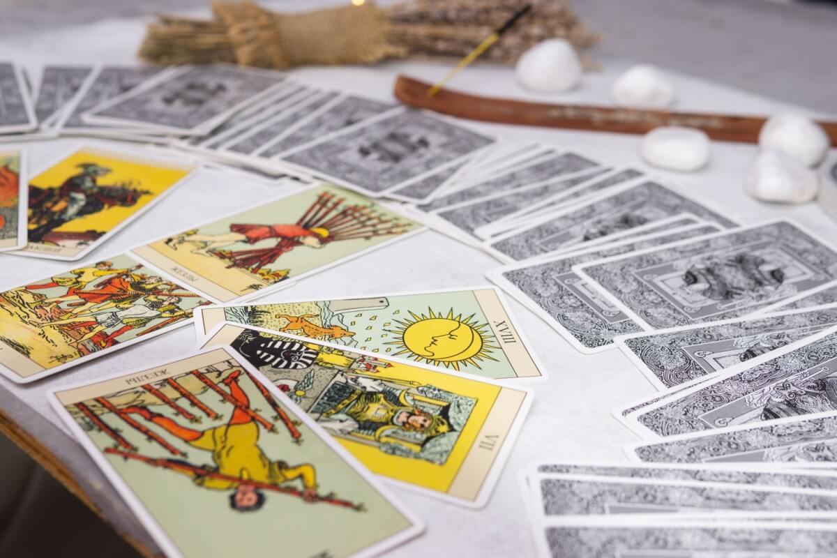 Tarot do dia: previsão para os 12 signos em 11/03/2026