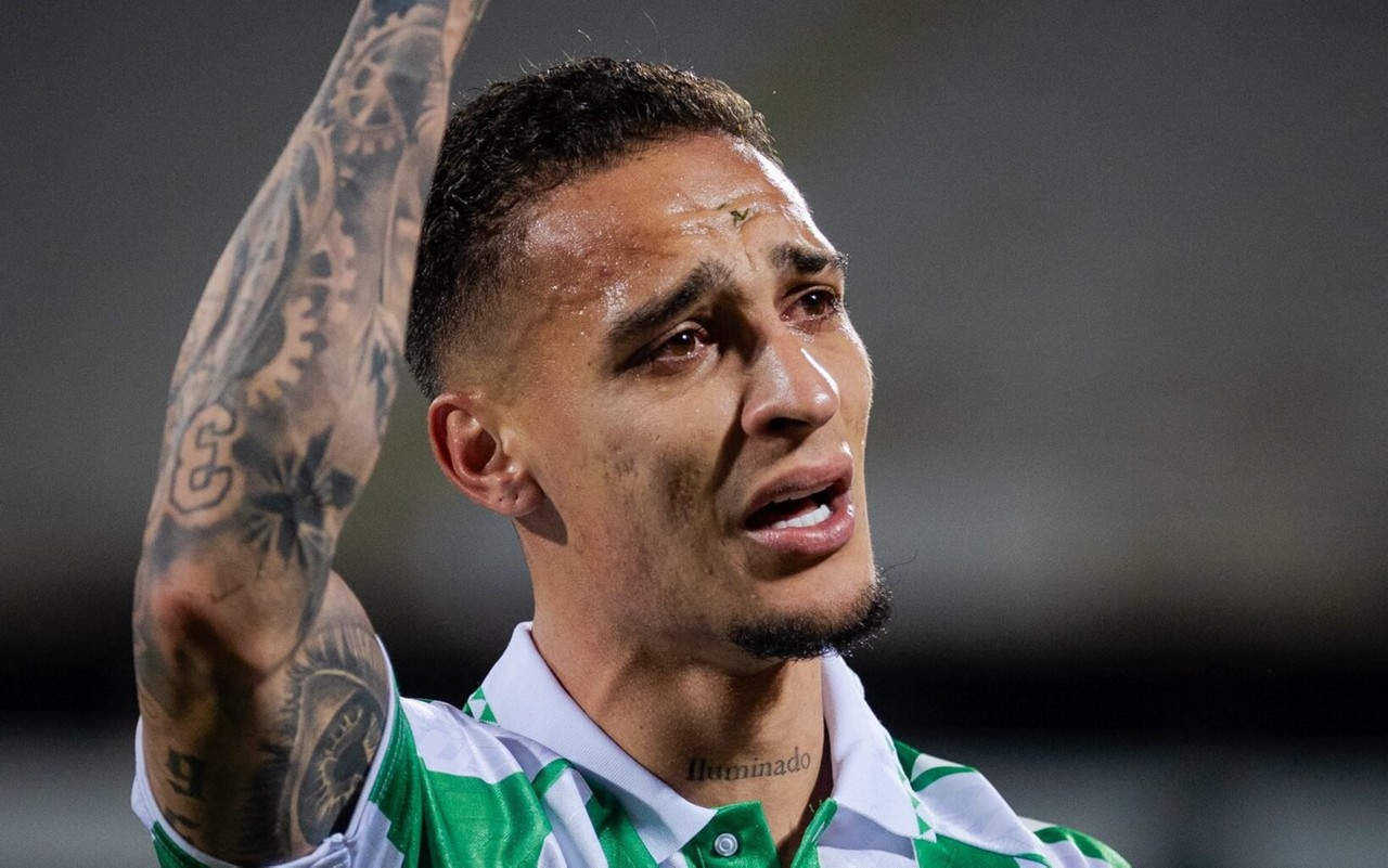 Antony fez um gol e deu uma assistência para levar o Real Betis à final da Conference (Foto: Reprodução/Instagram)