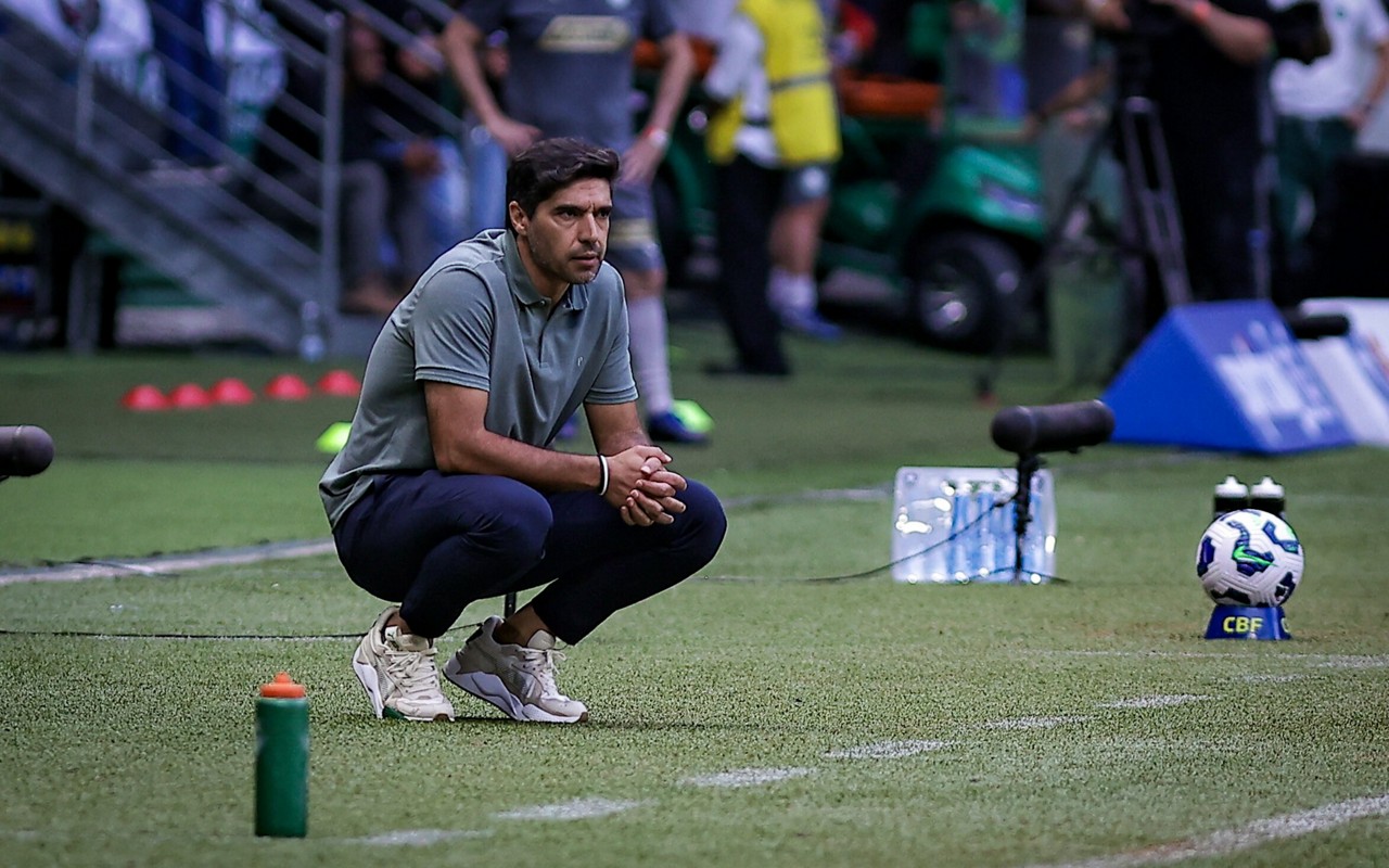 Abel Ferreira durante partida do Palmeiras (Foto: Fabio Giannelli/AGIF)