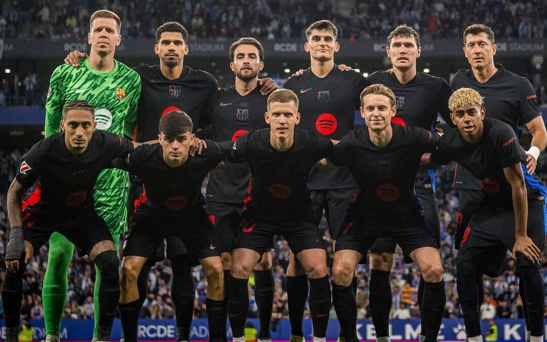 Jogadores do Barcelona contra o Espanyol, partida que marcou o título de La Liga (Foto: Reprodução/Barcelona)