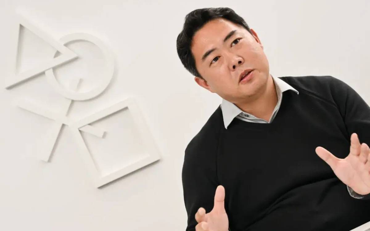 Hideaki Nishino tem o perfil voltado para a experiência do usuário, no qual a UX do PS5 foi diretamente influenciada por ele.