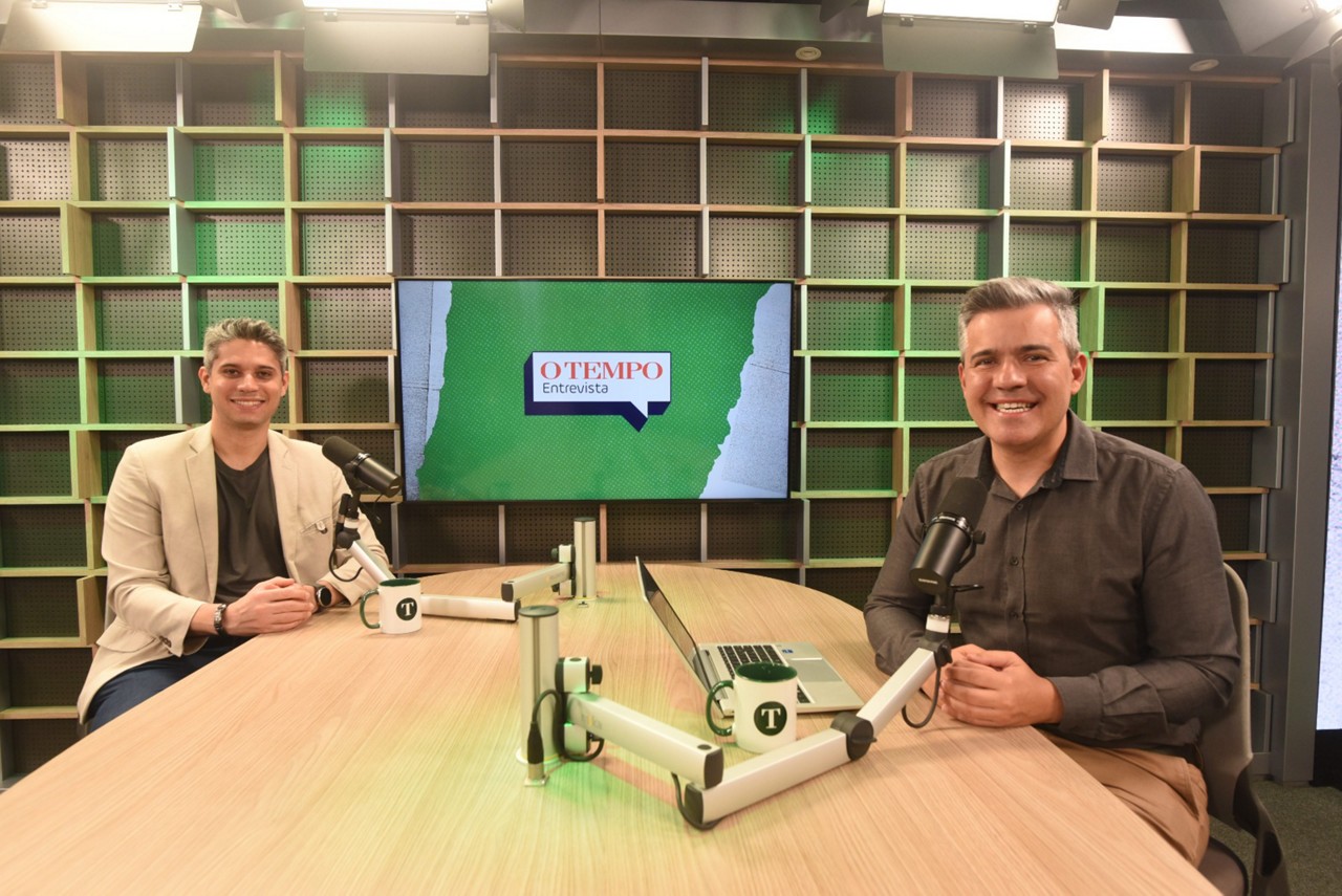 O especialista em IA, Victor Salles, com o jornalista Léo Mendes em O TEMPO Entrevista