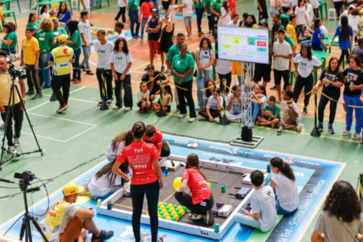 Equipe Amigos Droids criou torneio de robótica inclusivo e já impactou mais de 1000 jovens pelo Brasil