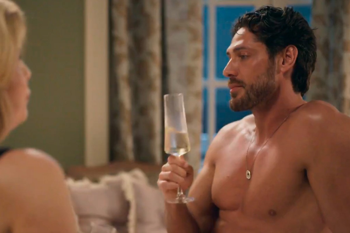 Odete Roitman (Odete Roitman) e Ângelo Rodrigues em cena de "Vale Tudo"