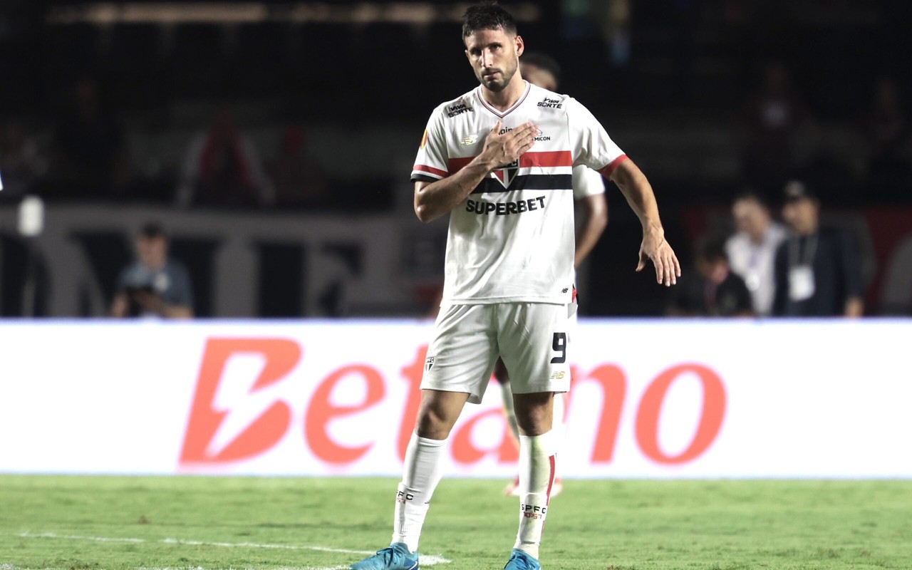 Calleri foi autor do único gol do São Paulo no jogo (Foto: Marcello Zambrana/AGIF)