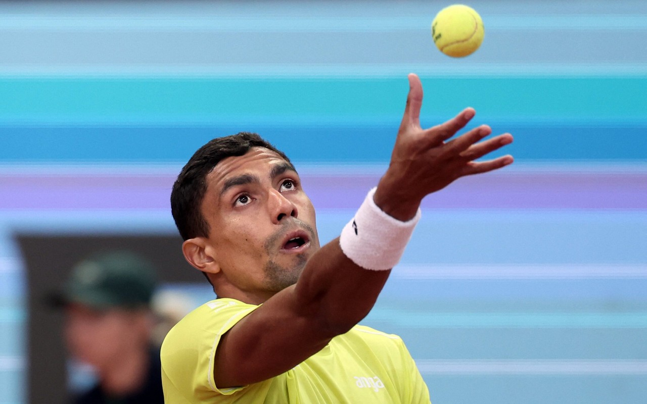 Thiago Monteiro disputará o 10º Rio Open da carreira (Foto: Thomas Coex / AFP)