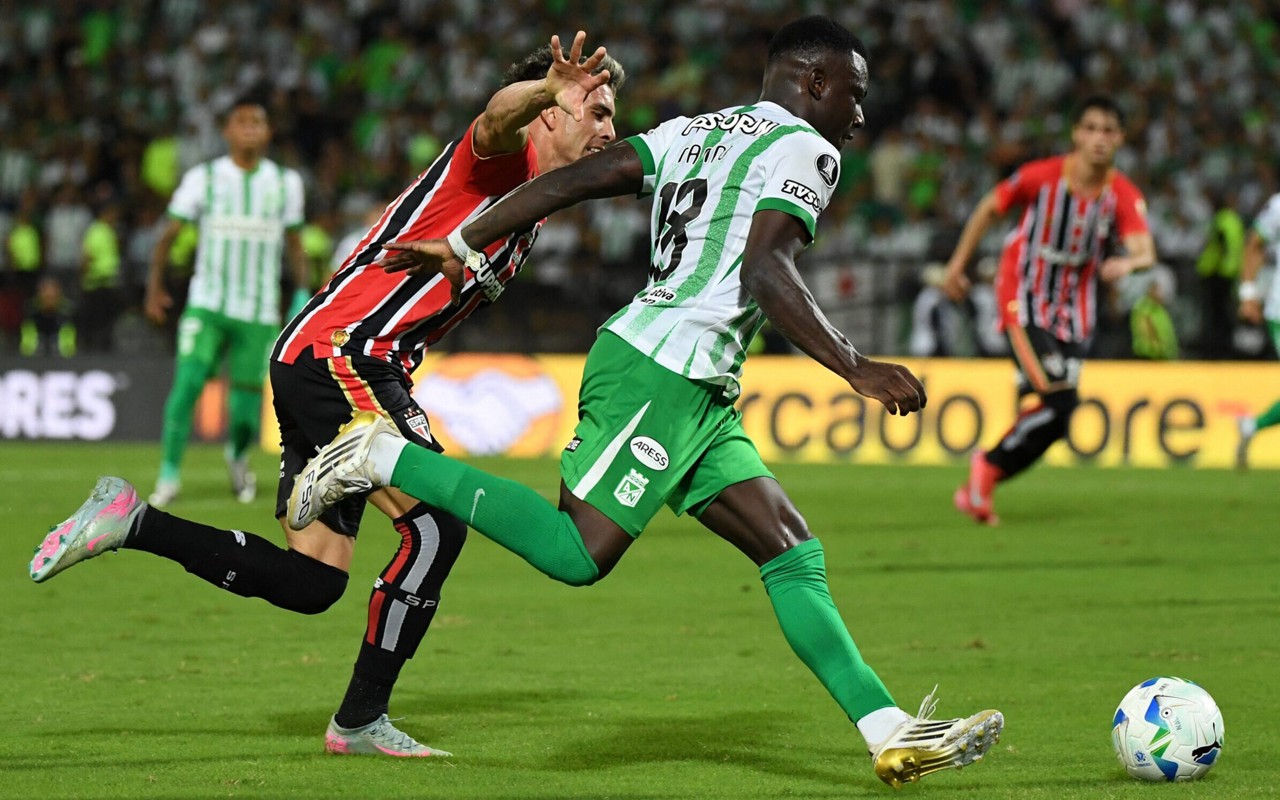 São Paulo x Atlético Nacional (Foto: Jaime SALDARRIAGA / AFP)